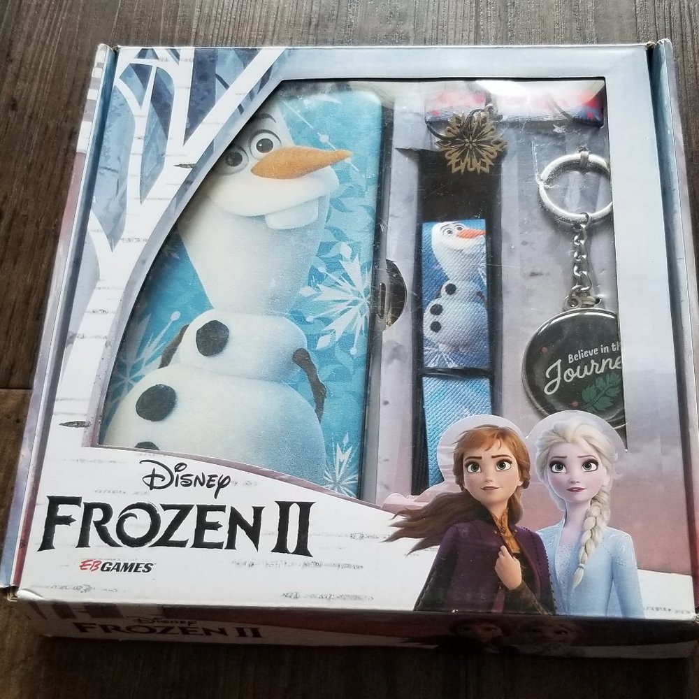 Frozen 2 gift set - wallet and more